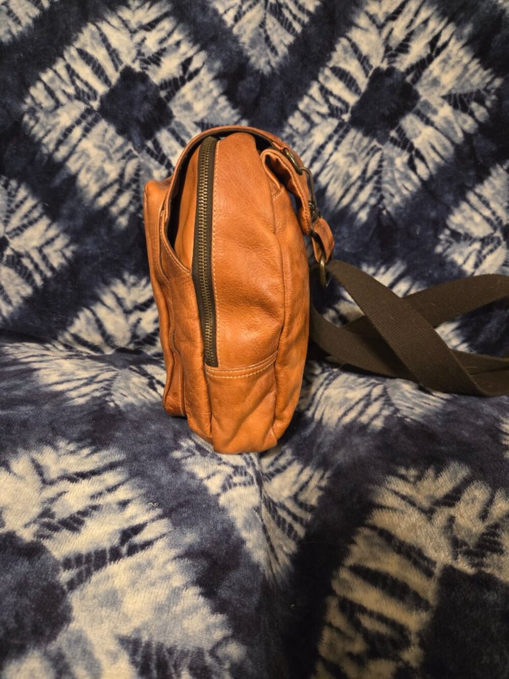 Bed Stu Beau Leather Sling Bag in Brown - Picture 3 of 10